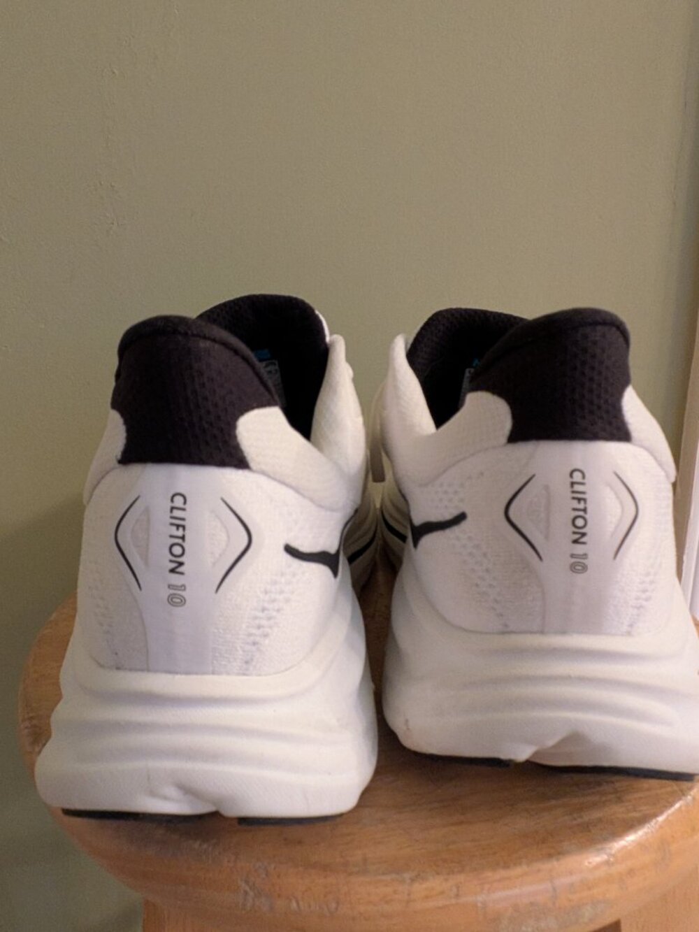 Hoka Clifton 10 size 10.5 - Picture 5 of 6